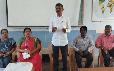 திருச்சி தூய வளனார் கல்லூரியில் உடல் நலம் காக்கும்  யோகா தியான பயிற்சி நடைபெற்றது