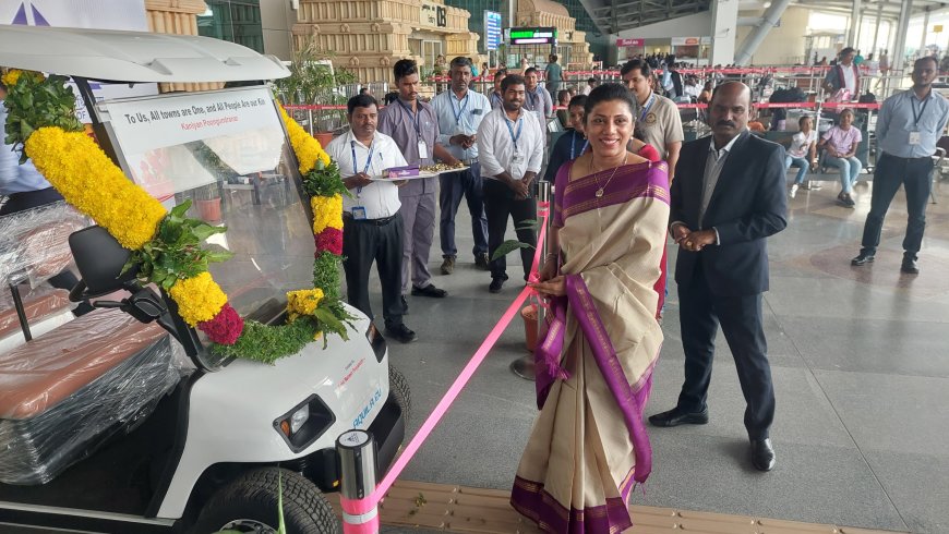 திருச்சி விமான நிலைய பயணிகள் பயன்பெறும் வகையில் பேட்டரி வாகனத்தை வழங்கிய அமைச்சர் அன்பில் மகேஷ் பொய்யா மொழி