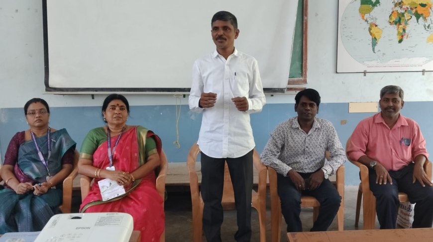 திருச்சி தூய வளனார் கல்லூரியில் உடல் நலம் காக்கும்  யோகா தியான பயிற்சி நடைபெற்றது