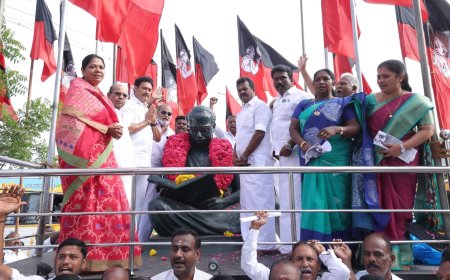 பேரறிஞர் அண்ணா  பிறந்தநாளை  முன்னிட்டு திருச்சி தெற்கு மாவட்ட  கழக செயலாளர் - அமைச்சர் அன்பில் மகேஸ் பொய்யாமொழி  தலைமையில் மாலை அணிவித்து மரியாதை