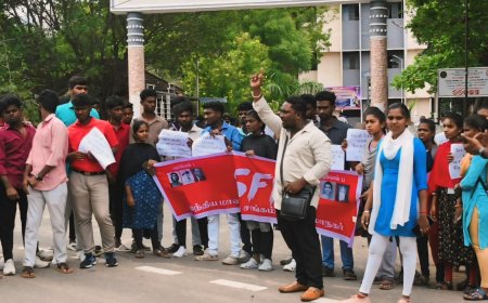 திருச்சி காஜாமலை தந்தை பெரியார் கல்லூரி மாணவர்கள் இந்திய மாணவர் சங்கம் தலைமையில் அடிப்படை வசதிகள் கோரி கல்லூரி நுழைவாயில் முன்பு கண்டன ஆர்ப்பாட்டம்