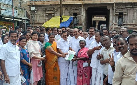 திருச்சி திருவானைக்கோவில் பகுதியில் திமுக ஆட்சியின் அவலங்களை எடுத்துக் கூறும் வகையில் துண்டு பிரசுரம் வழங்கும் நிகழ்வு அ.இ.அ.தி.மு.க சார்பில்  நடைபெற்றது