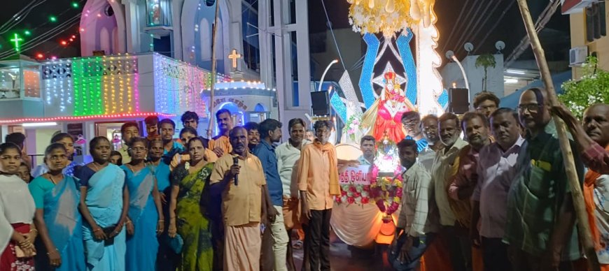 திருச்சி பொன்மலை மாஜி ராணுவ காலனியில் இருந்து வேளாங்கண்ணிக்கு 34 வது ஆண்டாக மின் அலங்கார தேர்பவனியோடு பாதயாத்திரையாக சென்ற பக்தர்கள்