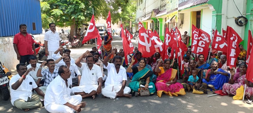 திருச்சி திருவளர்ச்சோலை பகுதியில் அடிப்படை வசதிகள் செய்து தர கோரி இந்திய கம்யூனிஸ்ட் கட்சி சார்பில் ஸ்ரீரங்கம் மாநகராட்சி அலுவலக வளாகத்தில் காத்திருப்பு போராட்டம்