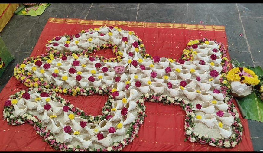 சேலம் கோட்டை மாரியம்மன் கோவில் 108 சங்காபிஷேகம் செய்து சிறப்பு பூஜை நடைபெற்றது