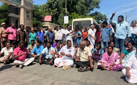 திருச்சியில் இளம்பெண் எரித்து கொலை உடலை வாங்க மறுத்து உறவினர்கள் மற்றும் கட்சியினர் திருச்சி அரசு மருத்துவமனை முன்பு சாலை மறியல் போராட்டத்தில் ஈடுபட்டு வருவதால் பரபரப்பு