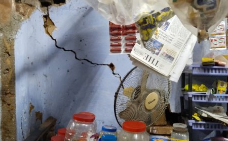 திருவெறும்பூர் அருகே உள்ள பத்தாளப்பேட்டையில் பட்டப்பகலில் மளிகை கடை சுவற்றில் ஓட்டையை போட்டு கல்லா பெட்டியில் இருந்த பணத்தை கொள்ளை அடித்த மர்ம நபர்களை திருவெறும்பூர் போலீசார் தேடி வருகின்றனர்