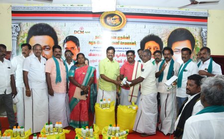 *DCM - 48  என்ற தலைப்பில் தமிழக துணை முதல்வர்  உதயநிதி ஸ்டாலின்  48வது பிறந்த நாளை முன்னிட்டு மாநகர விவசாய அணி சார்பில் விவசாயிகளுக்கு பூச்சி மருந்து மற்றும் உரம் வழங்கும் நிகழ்ச்சி திருச்சி கல்லுக்குழியில்  நடைபெற்றது