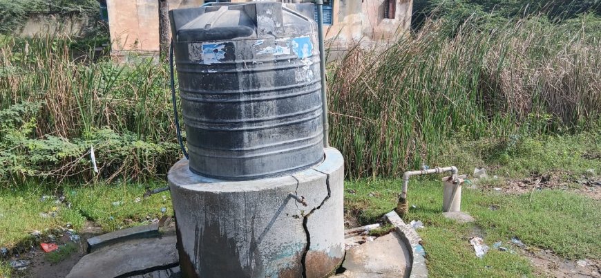 திருச்சி திருவெறும்பூர் அருகே  தேவராயனேரி பகுதியில் உடைந்து ஆபத்தான நிலையில் உள்ள குடிநீர் தொட்டியை அகற்றி புதிய குடிநீர் தொட்டி கட்டி தர வேண்டுமென பொதுமக்கள் கோரிக்கை