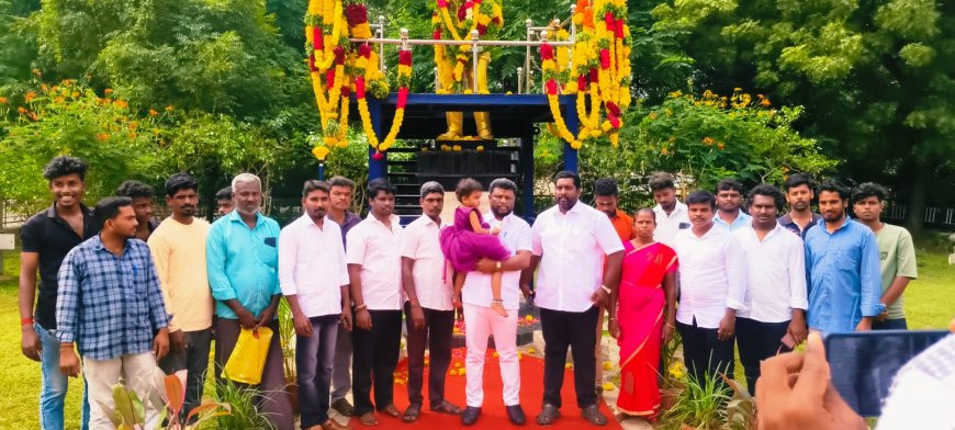 *சட்டமேதை டாக்டர் அம்பேத்கர் நினைவு நாளை முன்னிட்டு பெல் வளாகத்தில் உள்ள அவரது திருவுருவ சிலைக்கு தலித் இயக்கங்களின் கூட்டமைப்பு மற்றும் மறுமலர்ச்சி கழகம் சார்பில் மாலை அணிவித்து மரியாதை*