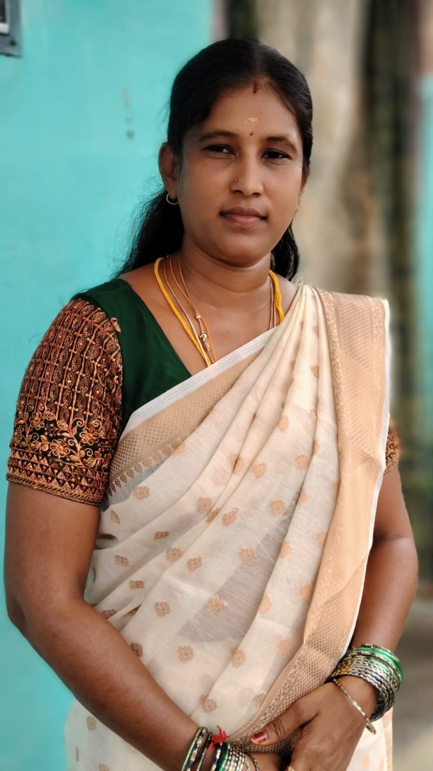 *திருச்சி மாவட்ட அதிமுக பெண் நிர்வாகி தூக்கிட்டு தற்கொலை! போலீசார் விசாரணை- அதிமுக பொதுச்செயலாளர்  எடப்பாடி பழனிச்சாமி இரங்கல்*