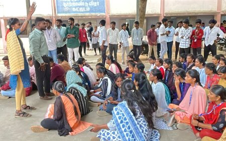 *திருச்சி துவாக்குடி அரசு கலைக் கல்லூரியில் மாணவிகளை தொடர்ந்து இழிவாகவும் கொச்சையாகவும் பேசிய கல்லூரி முதல்வர் சத்தியாவை கண்டித்து, இந்திய மாணவர் சங்கத்தின் (SFI) சார்பில் கல்லூரிக்குள் உள்ளிருப்பு போராட்டம் - பரபரப்பு*