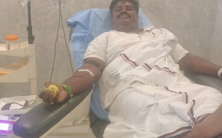 *திருச்சி காட்டூர் பிலோமினாள்புரத்தில் உடல் நலக்குறைவு ஏற்பட்டு மருத்துவமனையில் உள்ள தனது வார்டை சேர்ந்த நபருக்கு இரத்தத்தை தானமாக கொடுத்து உதவிக்கரம் நீட்டிய 43 வது வார்டு மாமன்ற உறுப்பினர் ந.செந்தில்*